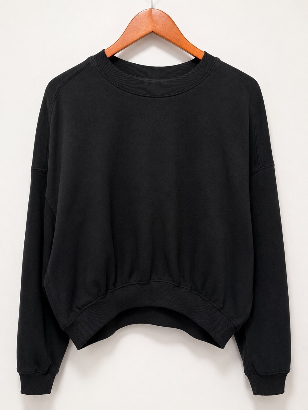 NWT Universal Thread Large Black Crewneck Pullover Sweatshirt | Elastic Hem